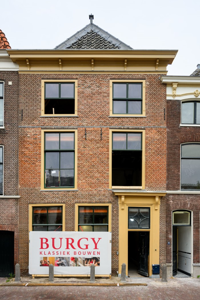 Burgy Bouwbedrijf Restauratie Renovatie 17e-eeuws grachtenpand Leiden Gevelherstel 